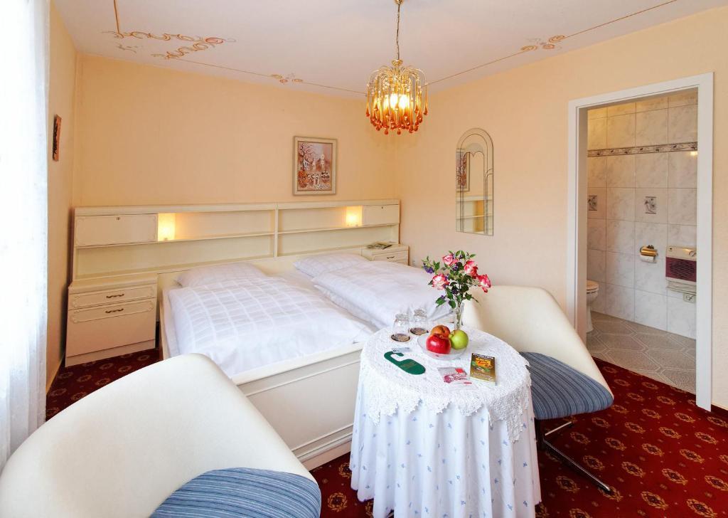 Hotel Garni Regina Goessweinstein Extérieur photo