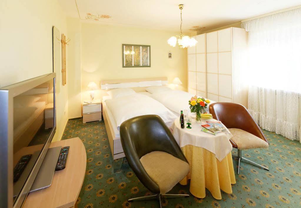 Hotel Garni Regina Goessweinstein Extérieur photo