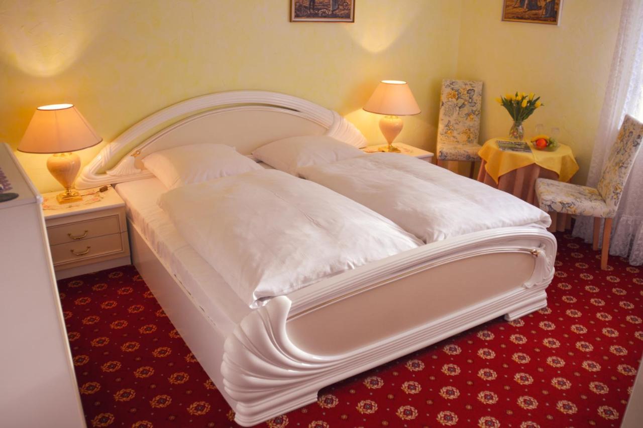 Hotel Garni Regina Goessweinstein Extérieur photo