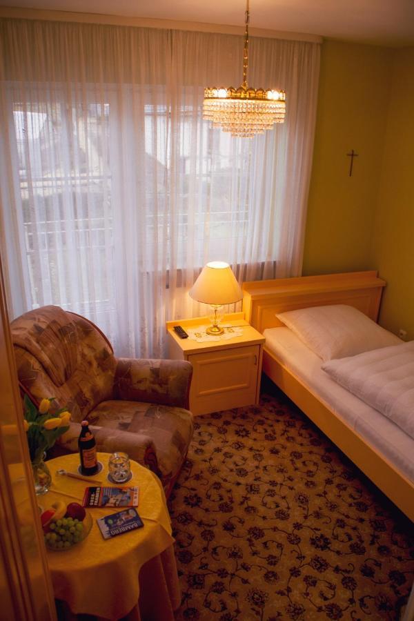 Hotel Garni Regina Goessweinstein Extérieur photo