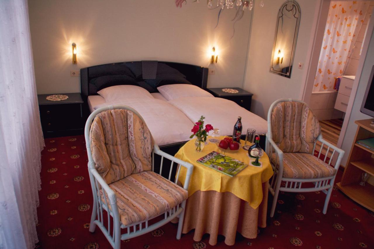 Hotel Garni Regina Goessweinstein Extérieur photo