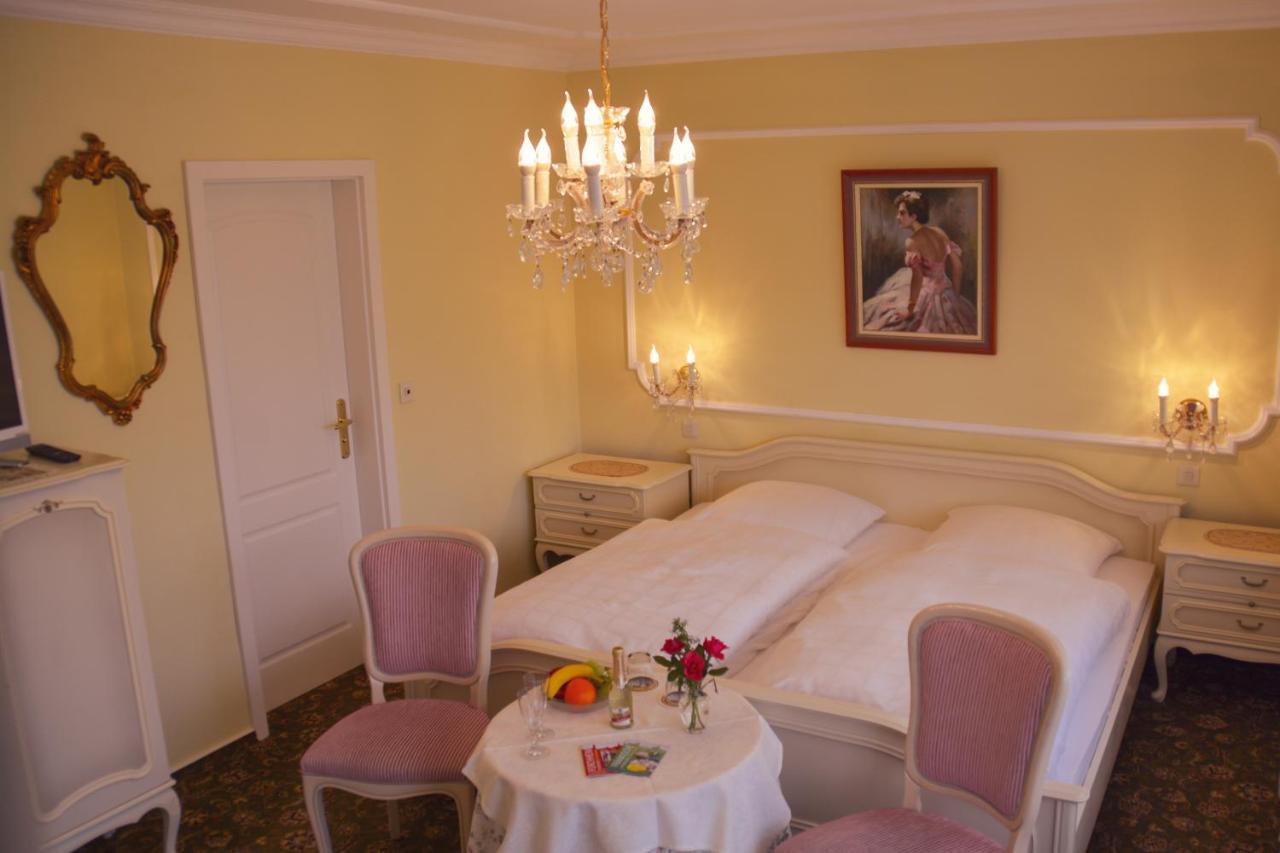 Hotel Garni Regina Goessweinstein Extérieur photo