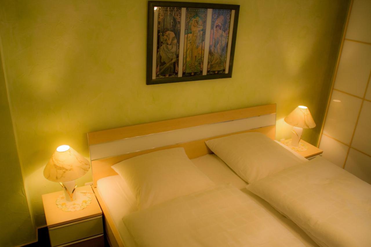 Hotel Garni Regina Goessweinstein Extérieur photo
